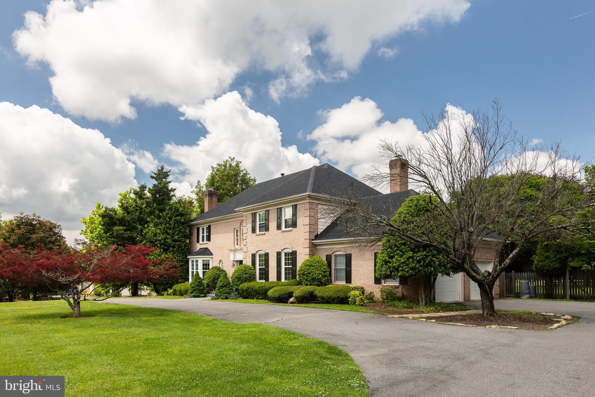 8809 SAUNDERS Lane – photo 1