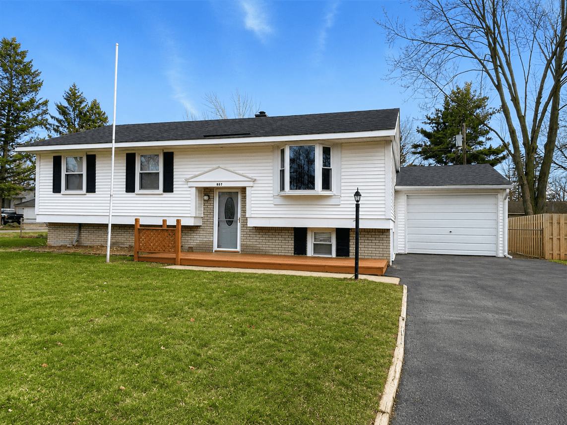 857 Glenn Ct – photo 1 of 18