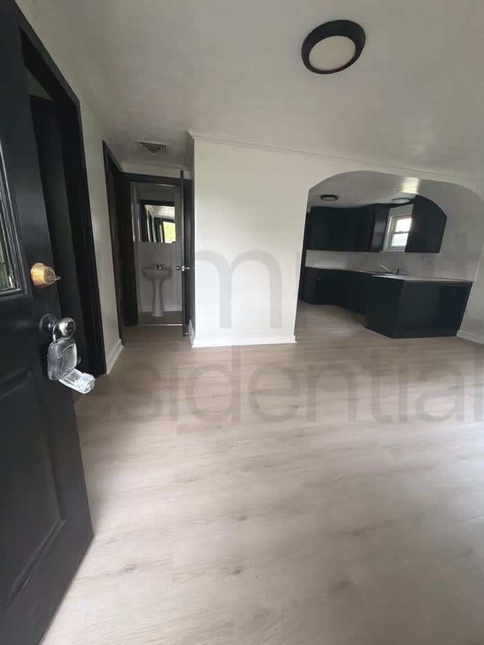 32 Market Street – photo 1 of 4