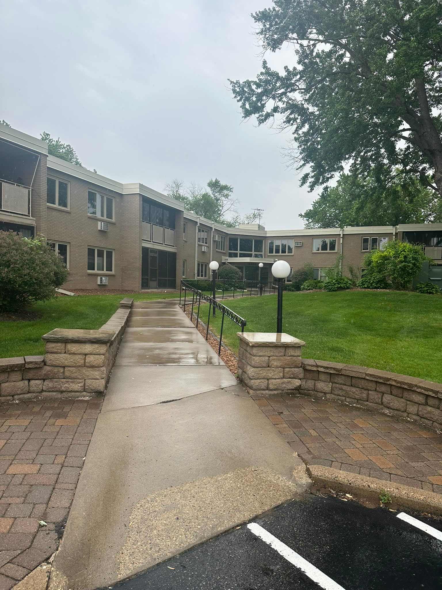 4380 Brookside Court – photo 1 of 33