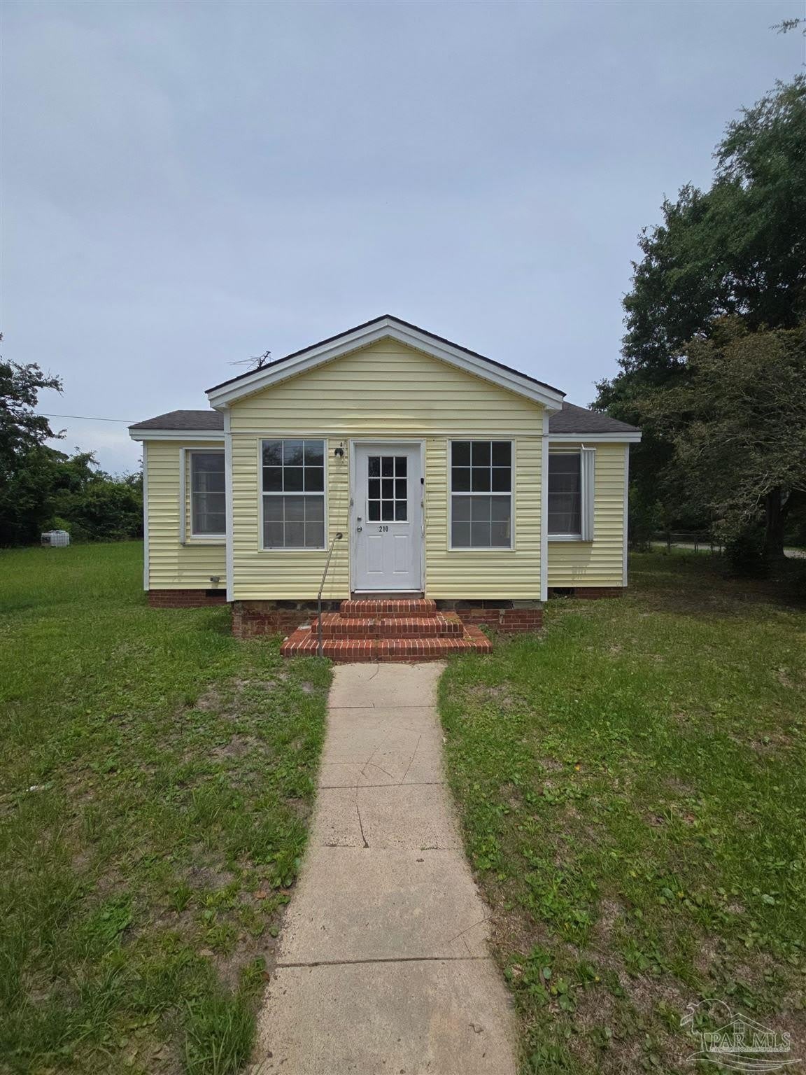 210 S 2nd St – photo 1 of 21