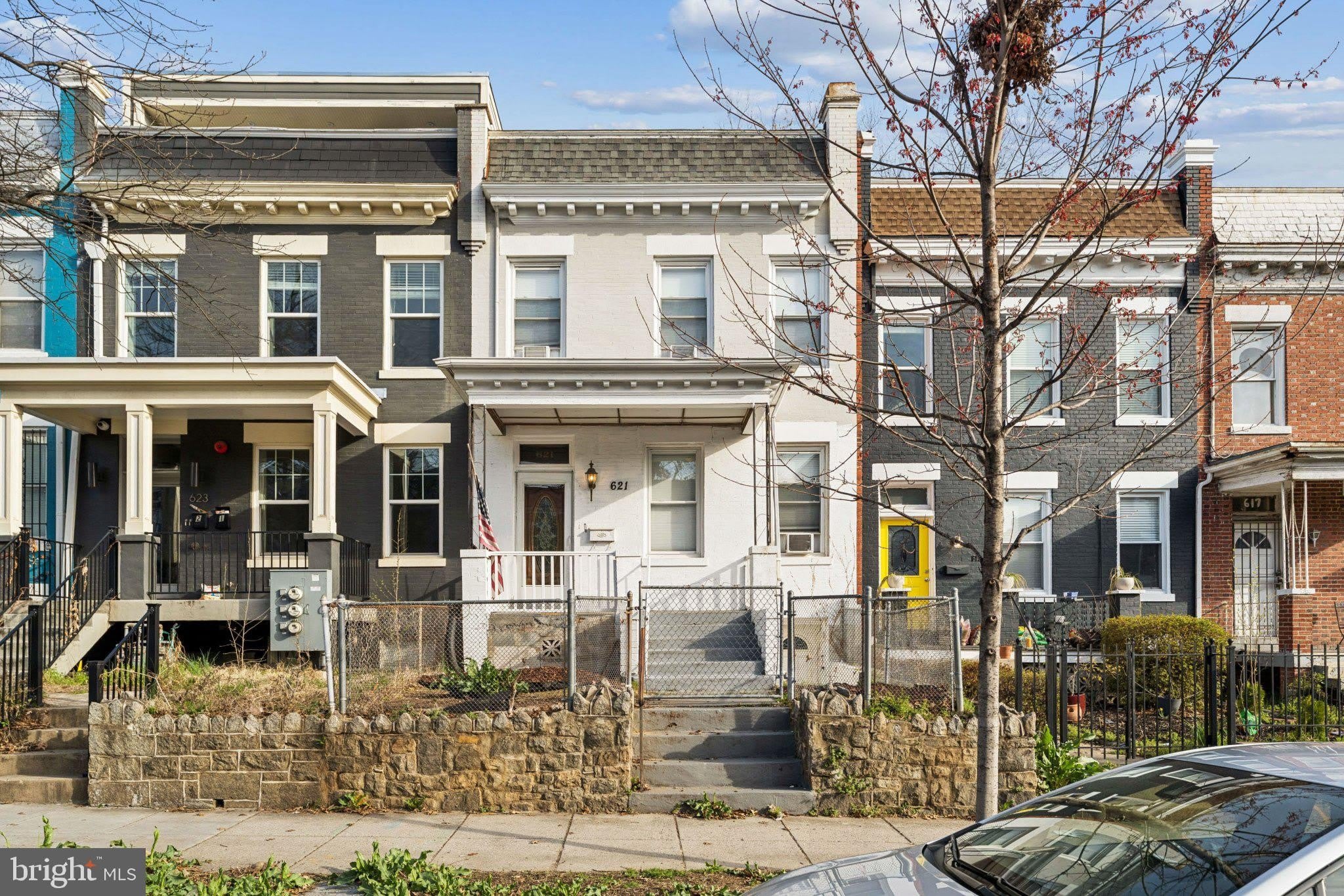 621 KENYON Street NW – photo 1
