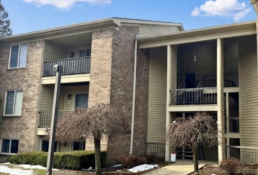 2605 Greenstone BLVD APT 201 Street – photo 1 of 10