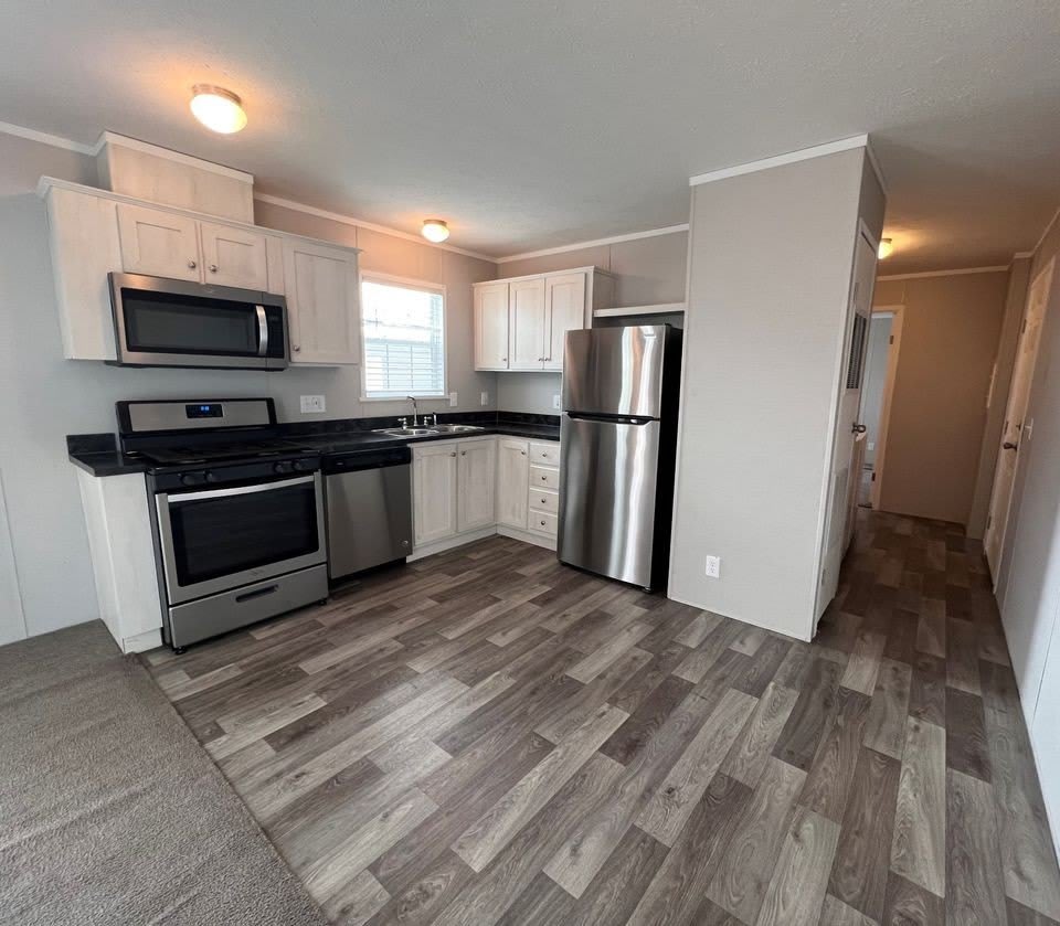 2402 Catalpa St – photo 1 of 6
