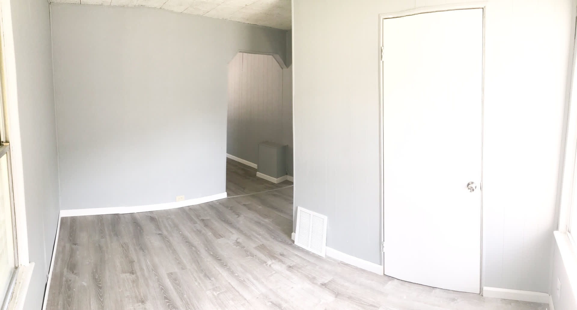 ALL ELECTRIC! 1Bed/1Bath Single Family Home! Newly Renovated! – photo 1 of 7