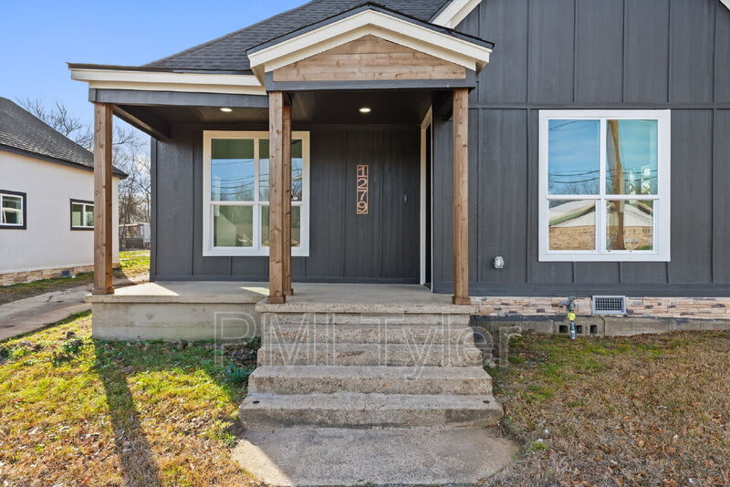 1279 Bonham Street – photo 1