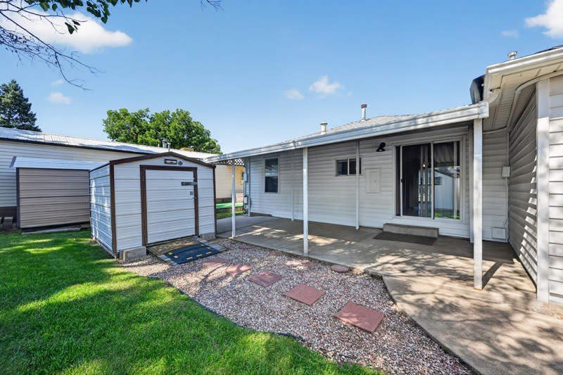3650 S Federal Blvd – photo 1 of 27