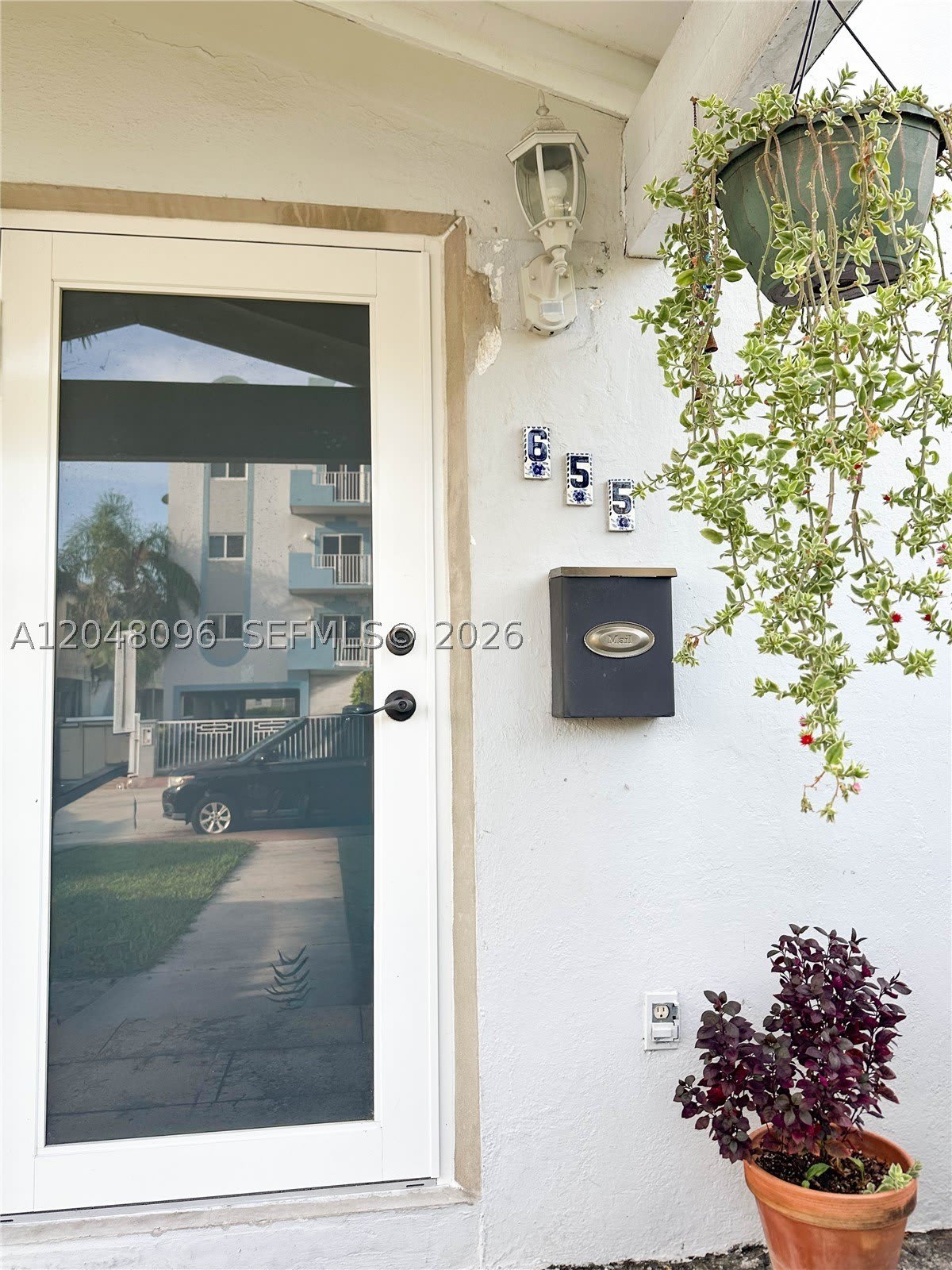 655 85th St – photo 1