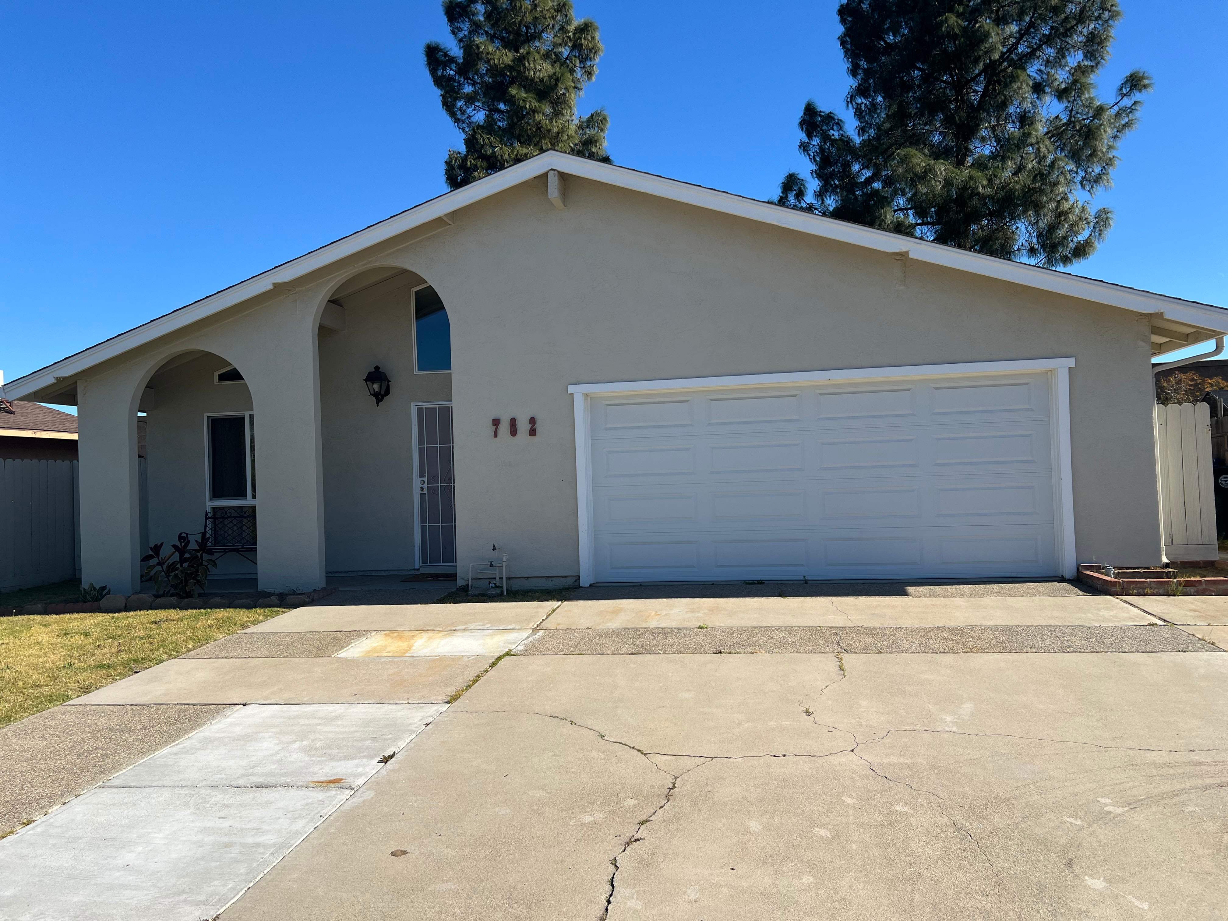 762 Alpine Ave – photo 1