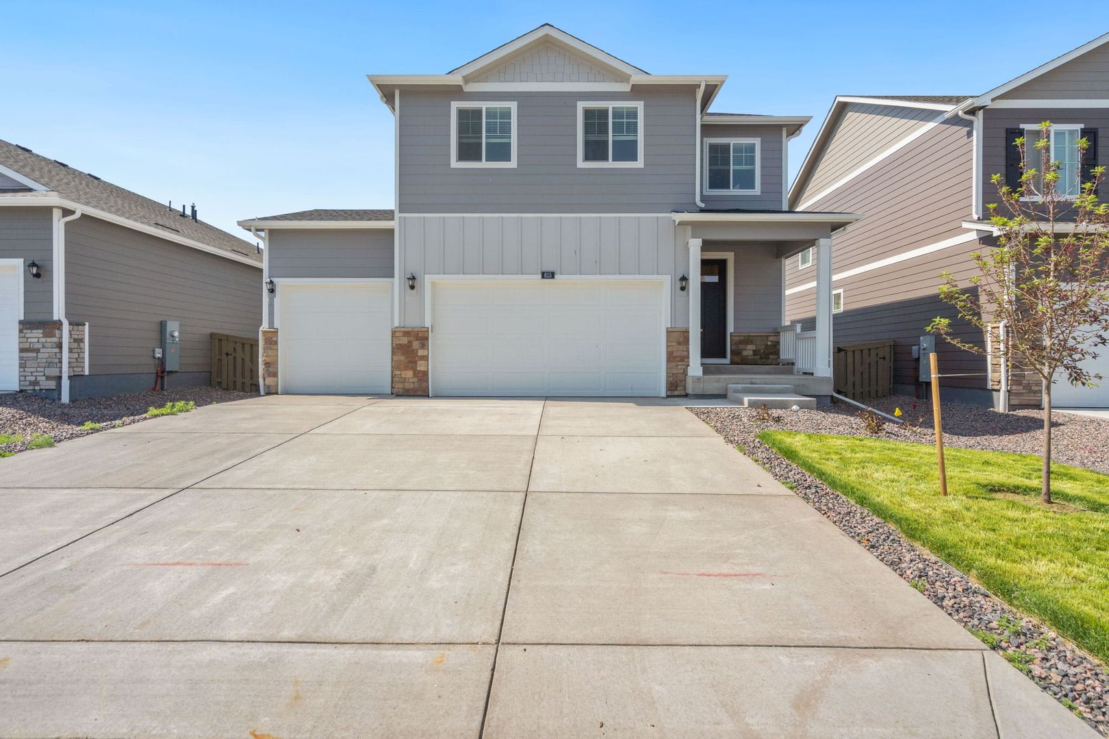 3 bedroom, 2 1/2 bath home in Tailholt! – photo 1 of 19