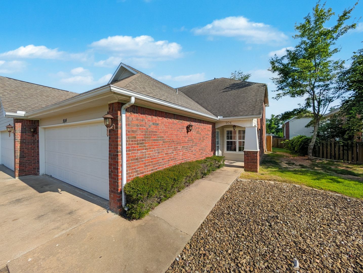 This Just-Updated 3-Bedroom, 2-Bathroom Townhouse Is Everything You’ve Been Looking For! – photo 1