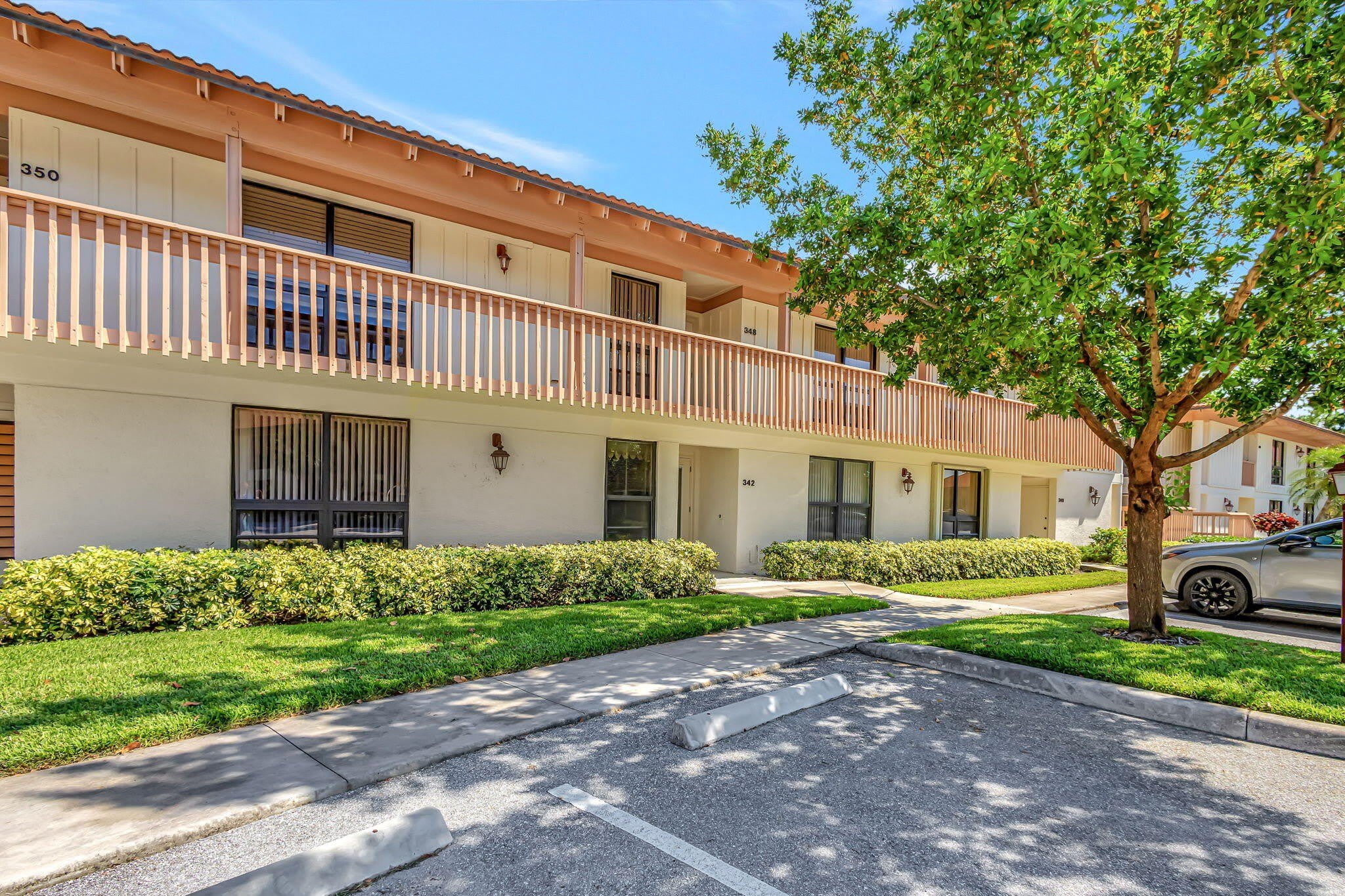 348 Brackenwood Circle – photo 1