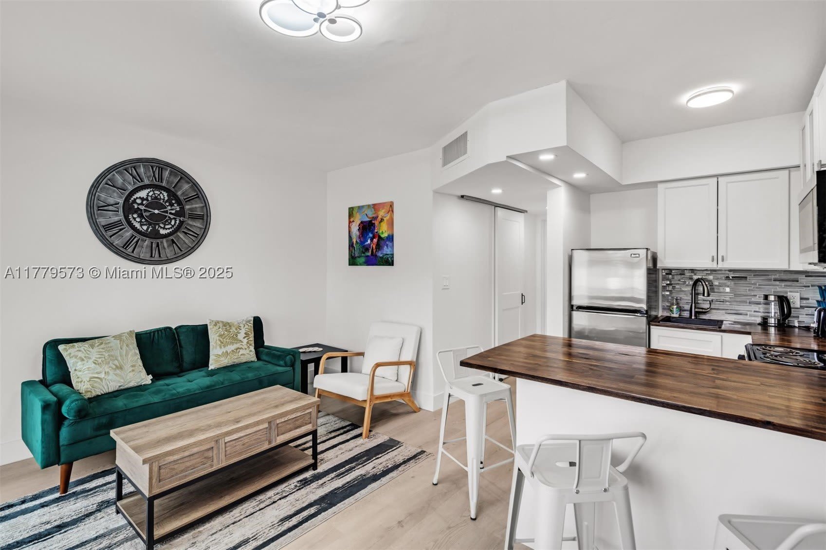 1630 Sw 4Th Ave – photo 1