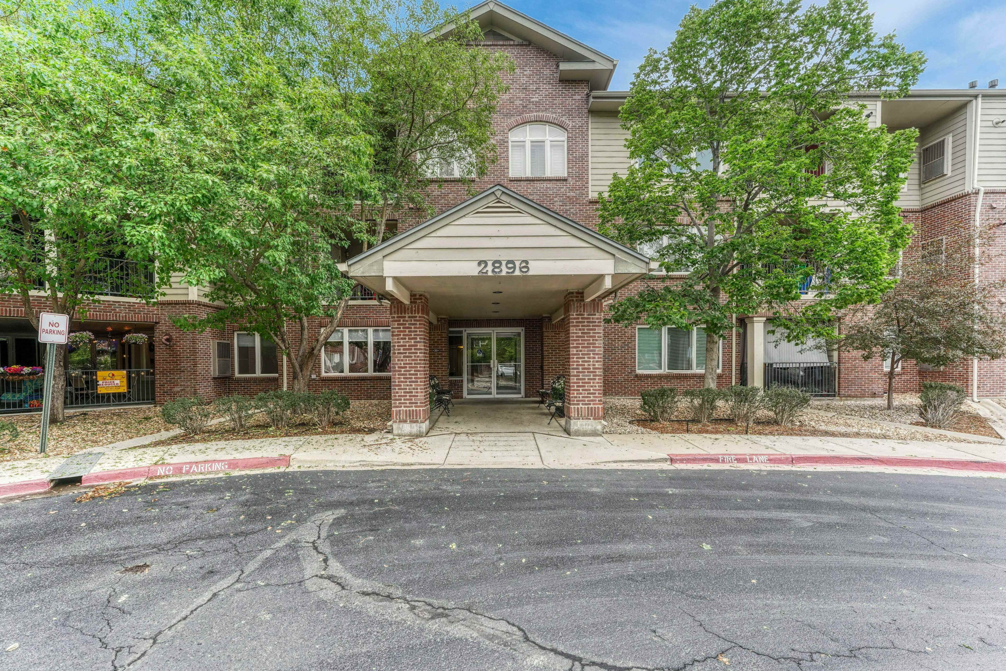 2896 West Riverwalk Circle – photo 1