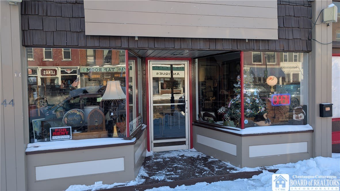 44 E Main Street – photo 1 of 9
