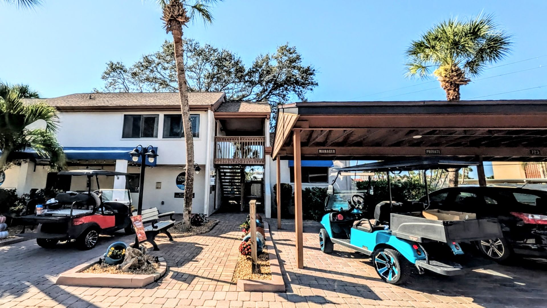 2 BED 1 BATH CONDO ON SIESTA KEY **ALL UTILITIES/WIFI INCLUDED** – photo 1 of 52