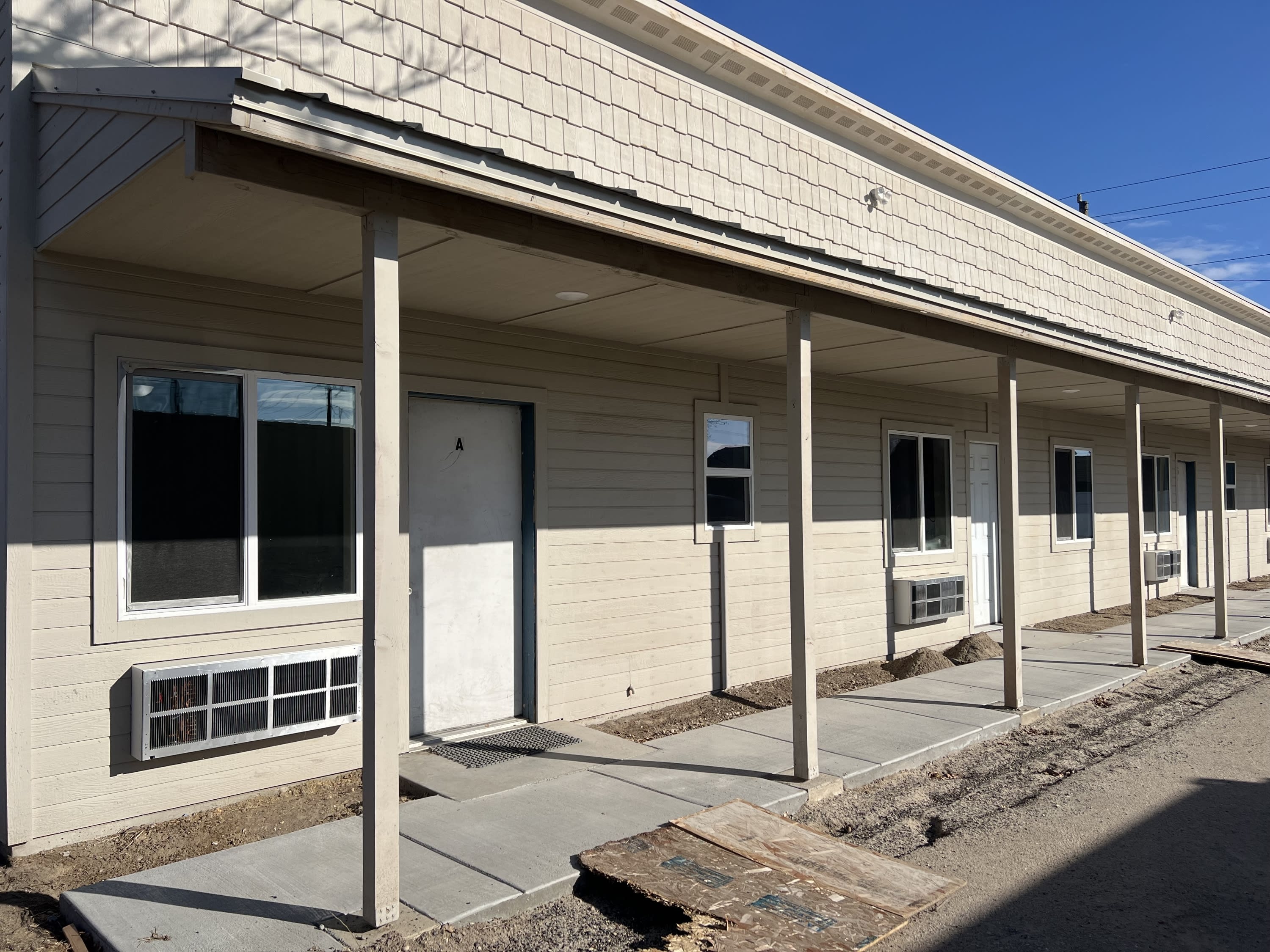 288 NW 1st St #1 – photo 1 of 2