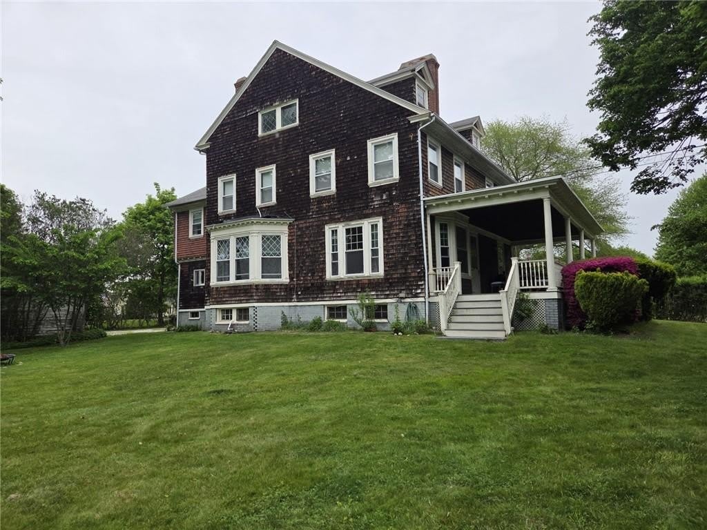 45 Woodlawn Avenue – photo 1 of 42