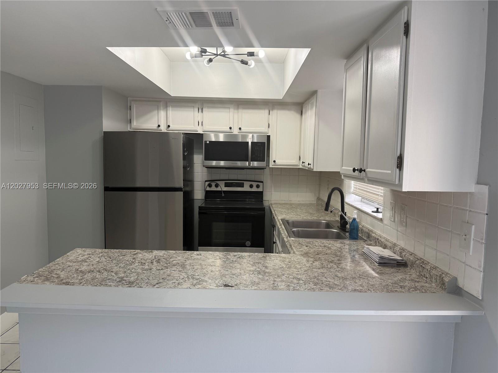 7926 Kimberly Boulevard – photo 1