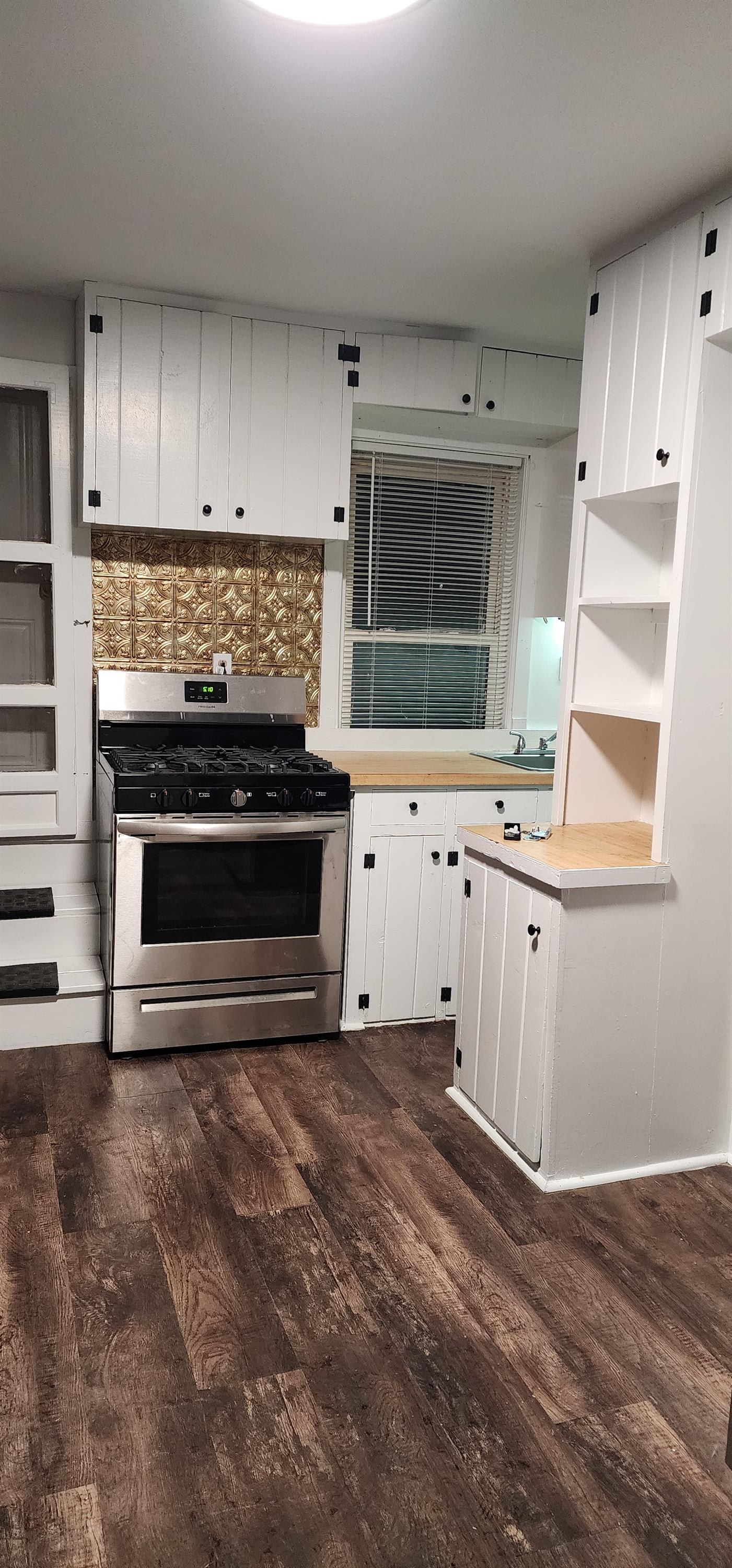 18 William Street 3 – photo 1 of 12