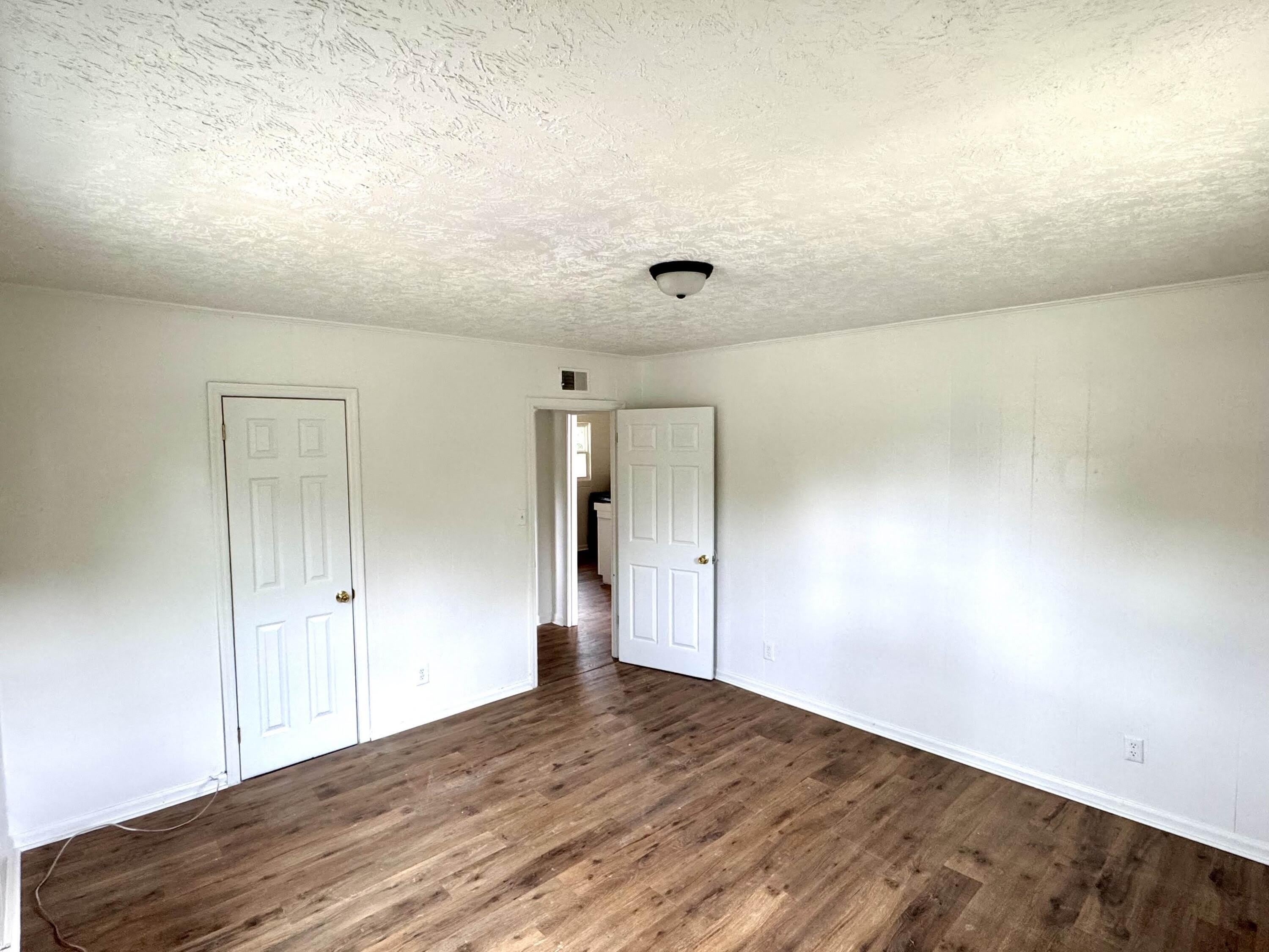 532 NW Hampton Avenue NW – photo 1 of 9