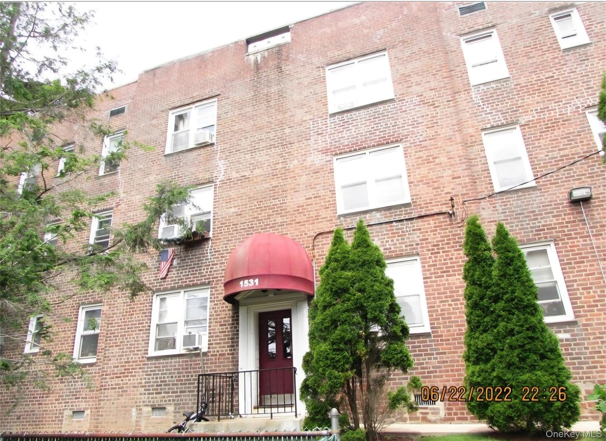 1531 Central Park Avenue – photo 1 of 4