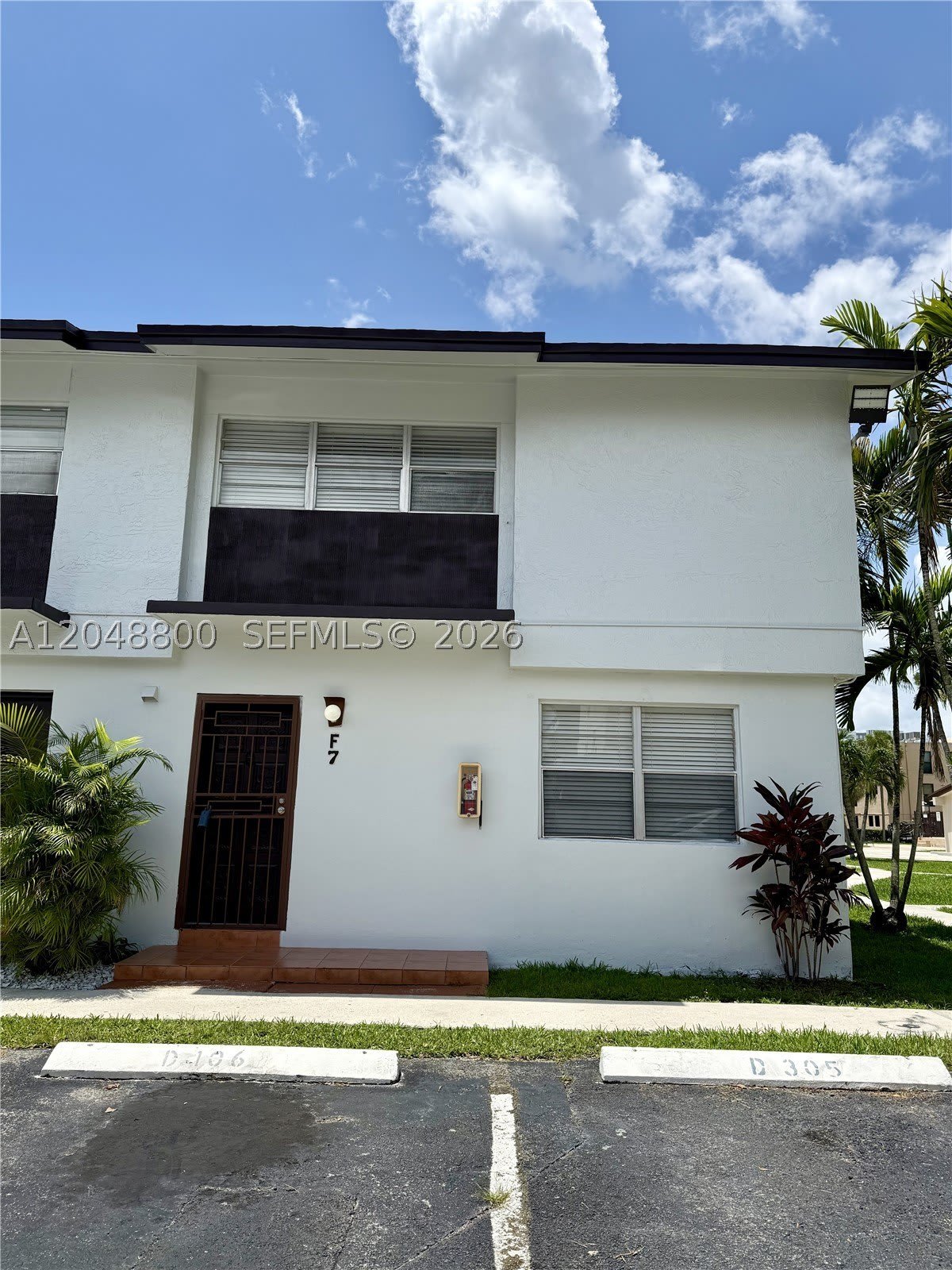 20 SW 108th Ave – photo 1 of 19