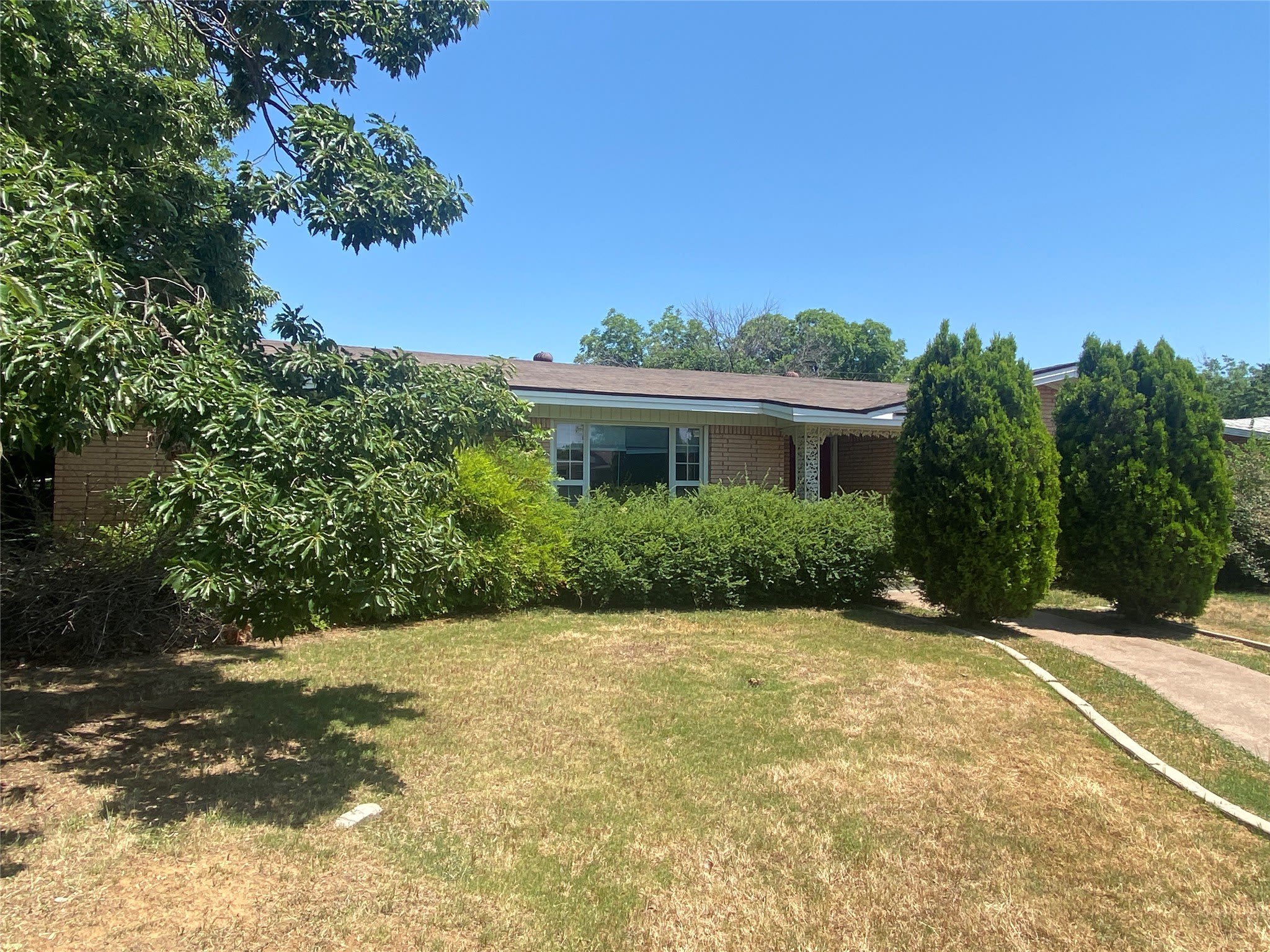 2467 Garfield Avenue – photo 1