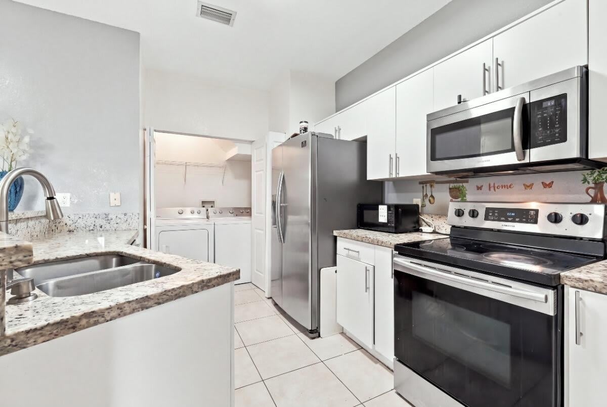 406 W SANTA CATALINA Circle – photo 1