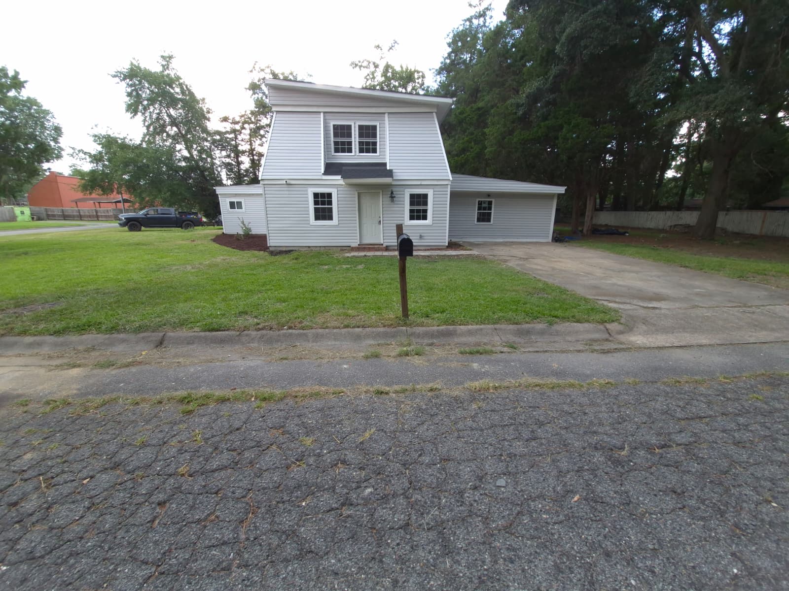 401 N Randolph St – photo 1