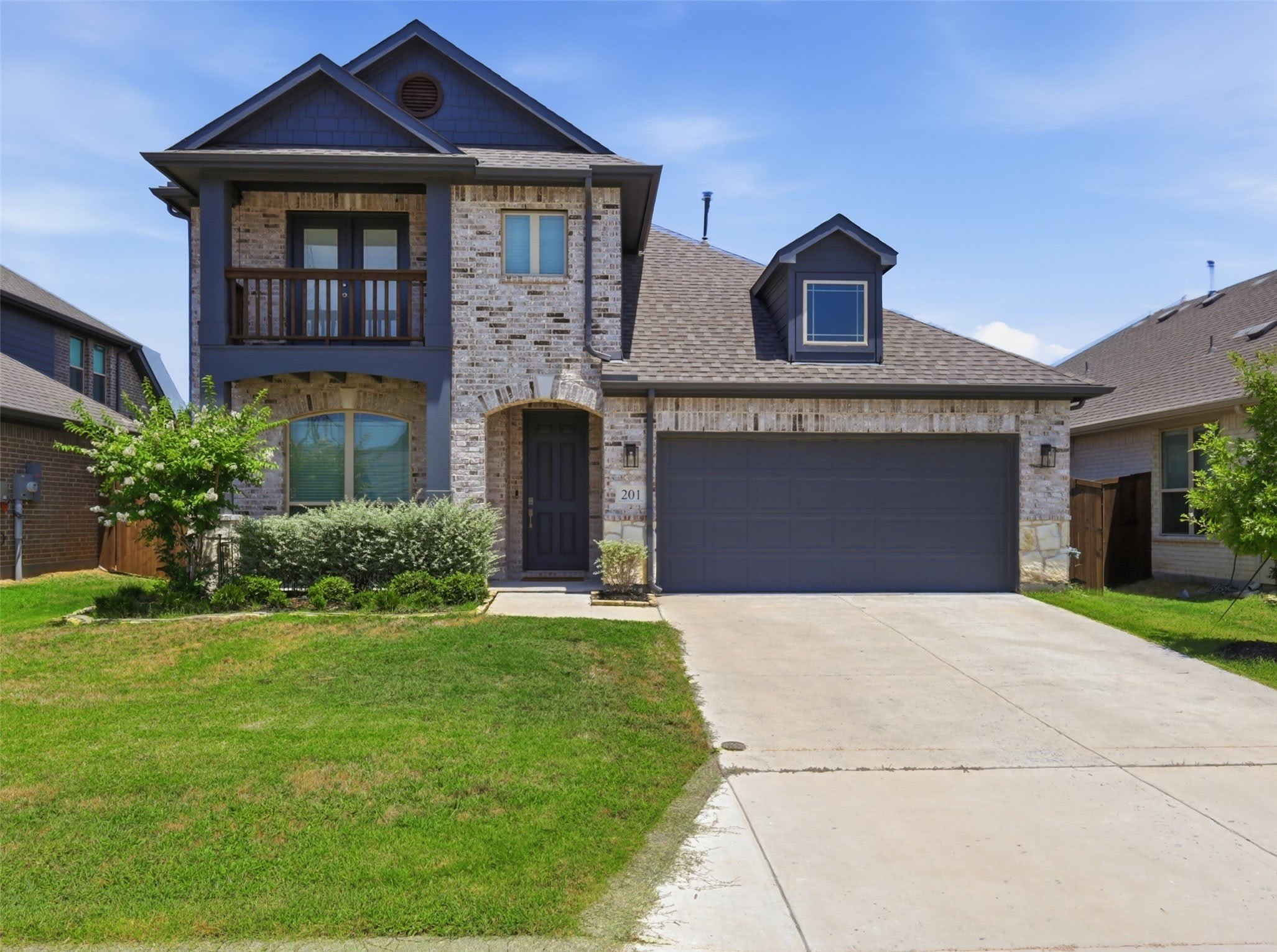 201 Sweetwater Drive – photo 1