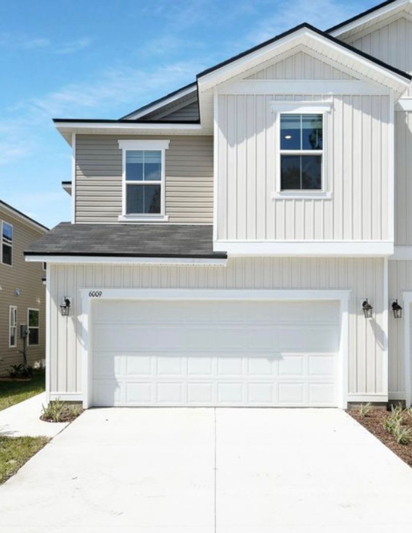 Modern 2-Story Home with Loft & Upgrades – photo 1