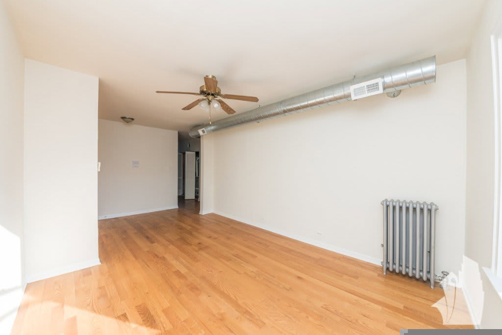 1249 West Henderson Street – photo 1