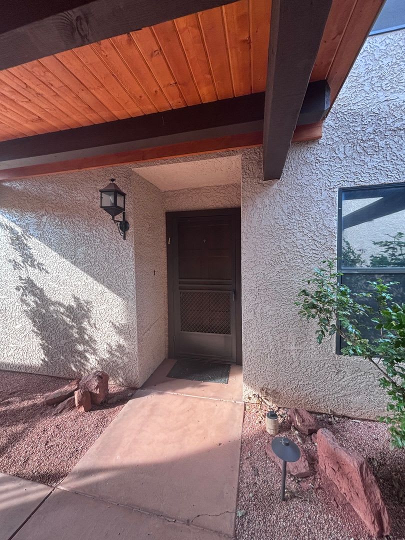 Unfurnished 1 Year Long Term Rental – photo 1 of 14