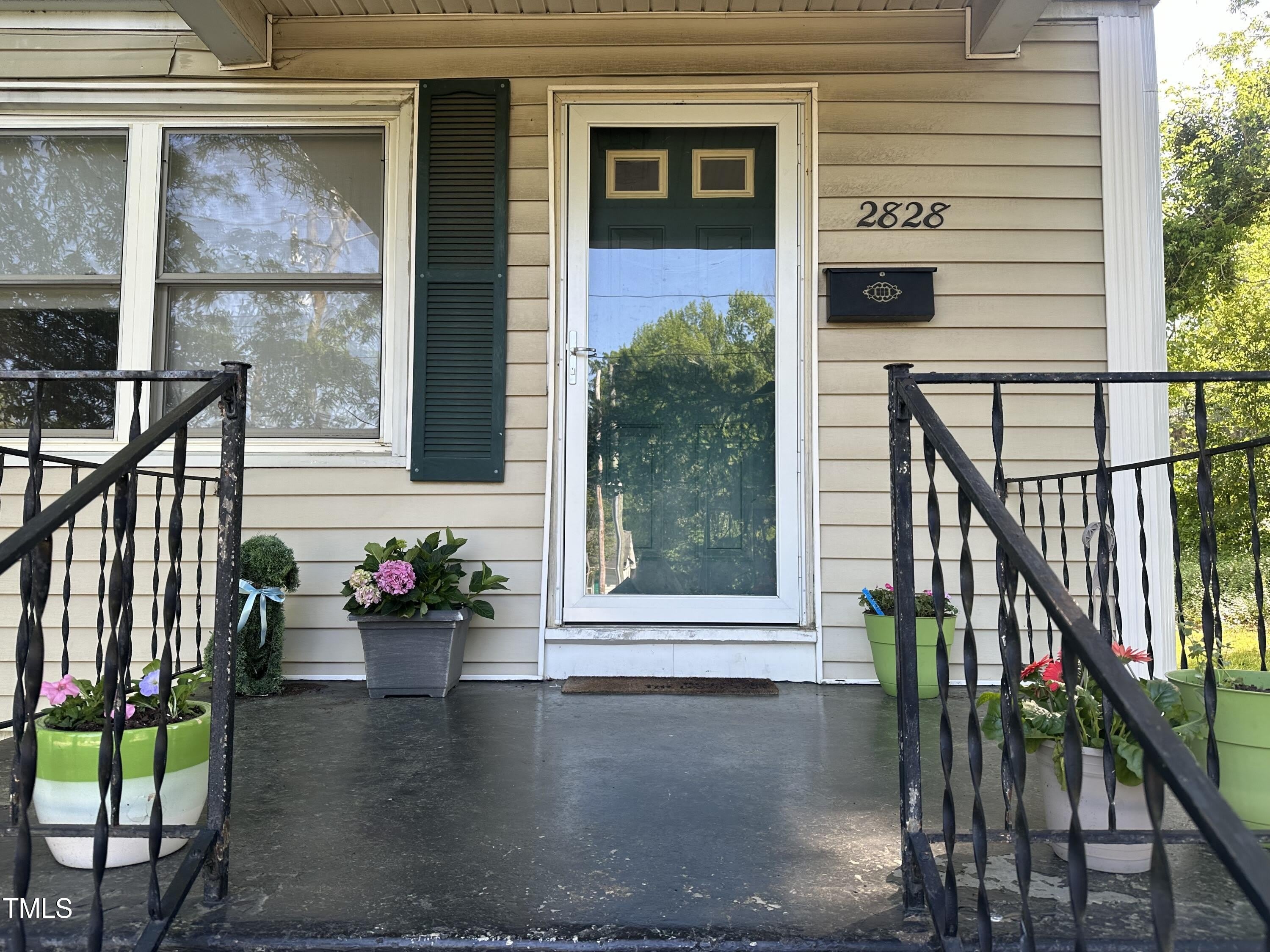 2828 Oberlin Road – photo 1 of 21