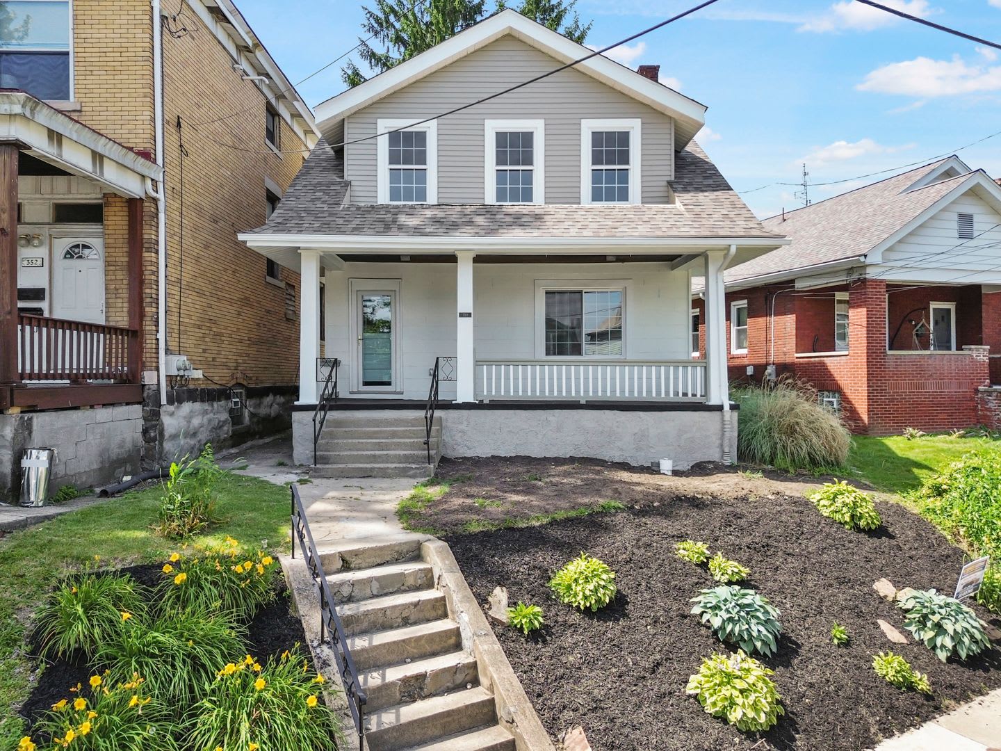 READY FOR MOVE-IN!! Check out this STUNNING 3 bedroom / 2 bath home in Westview! – photo 1 of 30