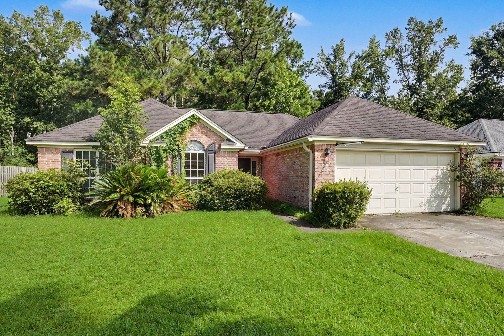 Updated 3 bedroom House in Georgetown – photo 1 of 28
