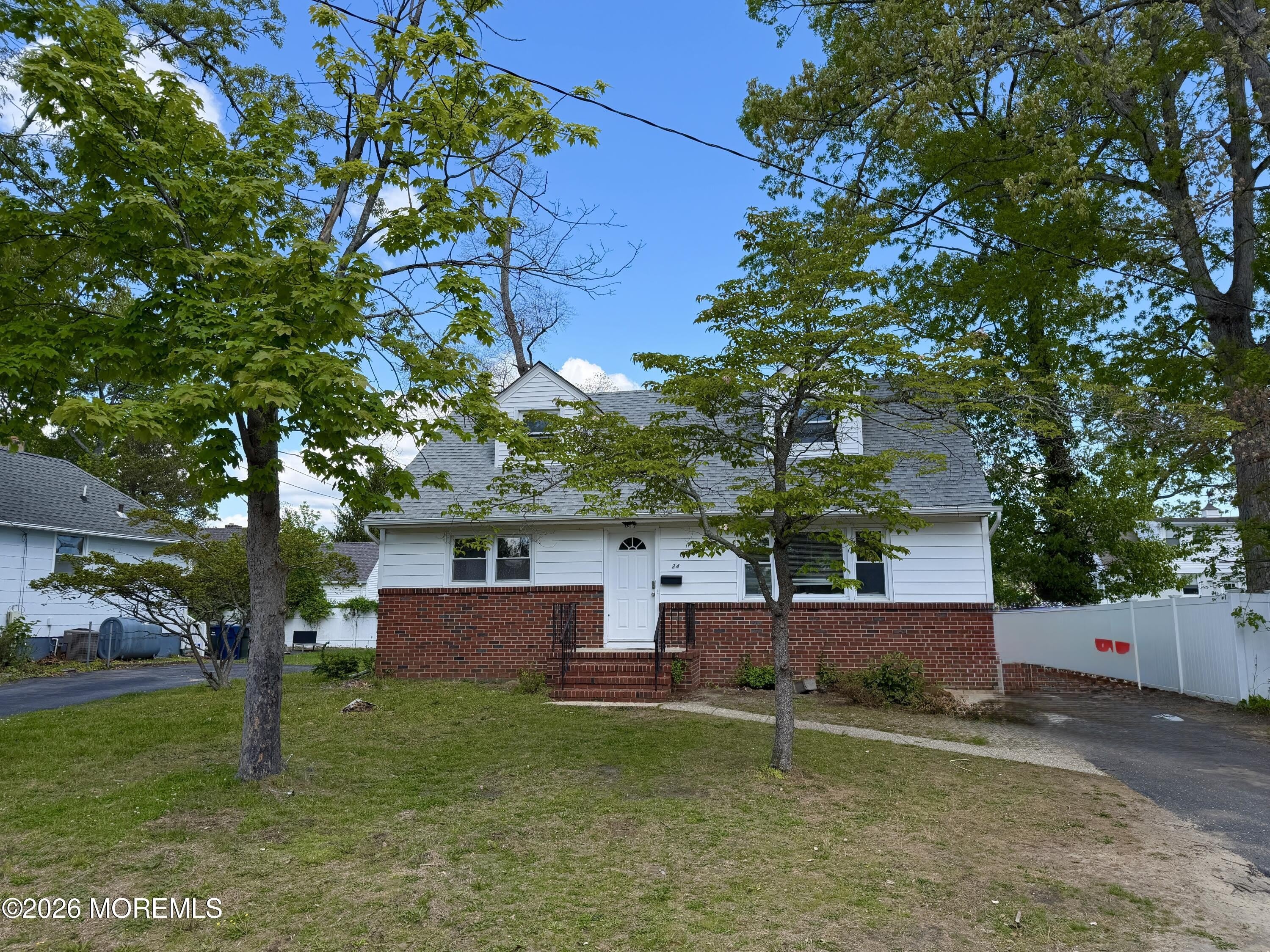 24 Berger Avenue – photo 1
