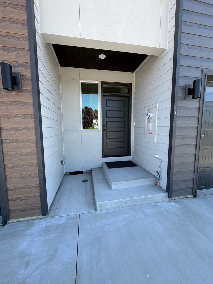 !! LIMITED TIME MOVE-IN SPECIAL!! – photo 1 of 24