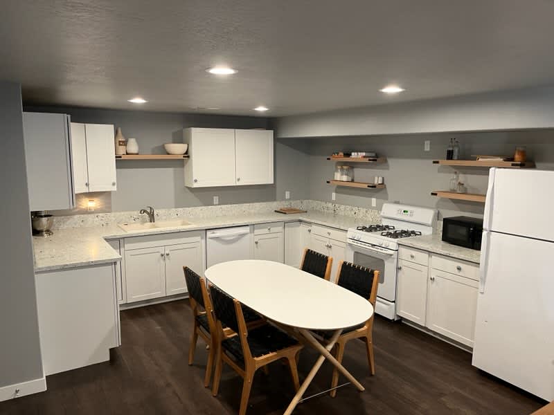 211 East Bayview Circle – photo 1 of 50