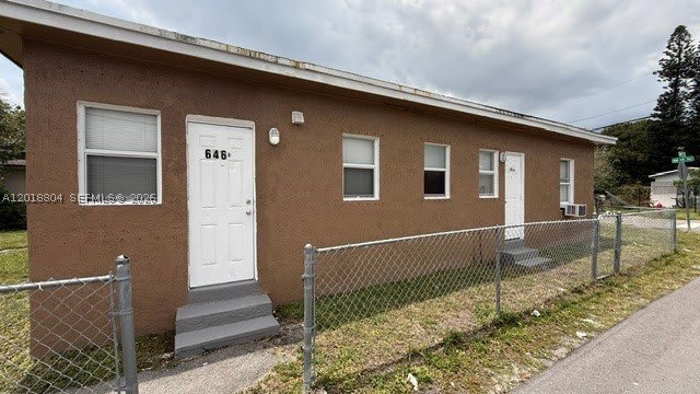 646 NW 14th Ter – photo 1