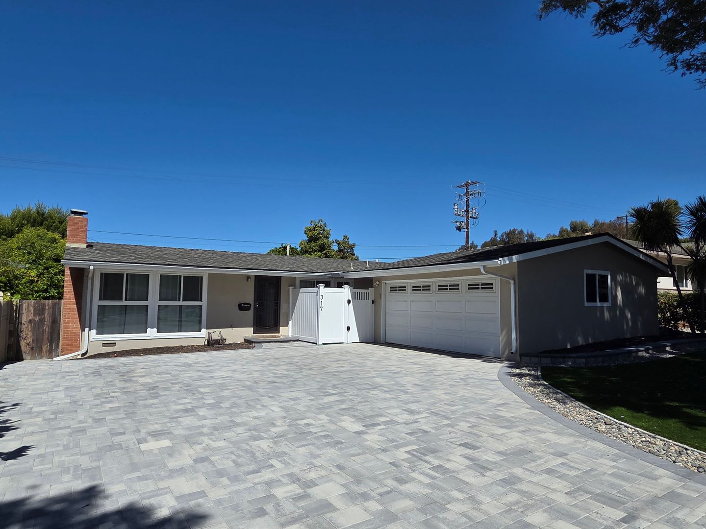 4+2 Single Family home on desirable Ventura street Near Hospital – photo 1