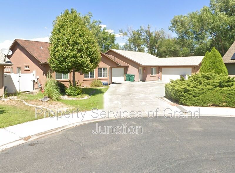 3018 Oakwood Drive – photo 1