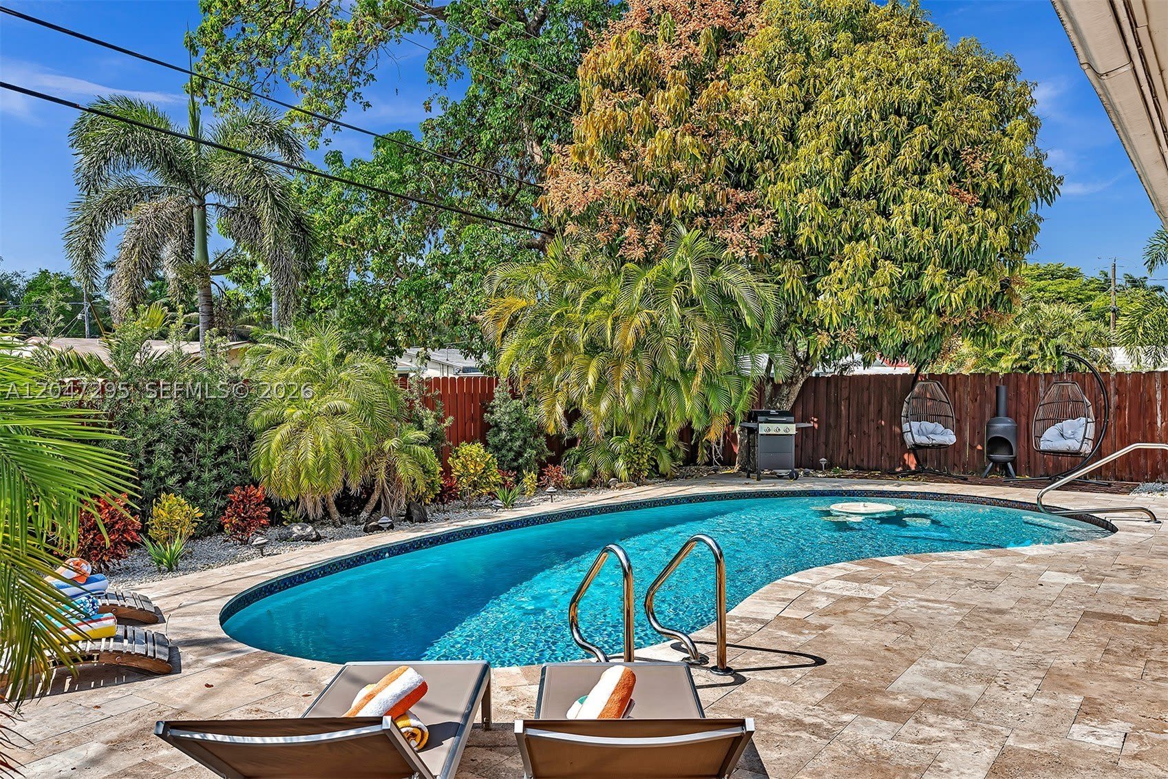 4633 SW 28th Ave – photo 1