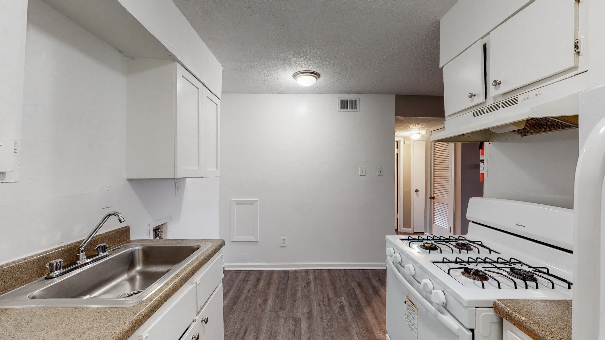 Barron Court – photo 1