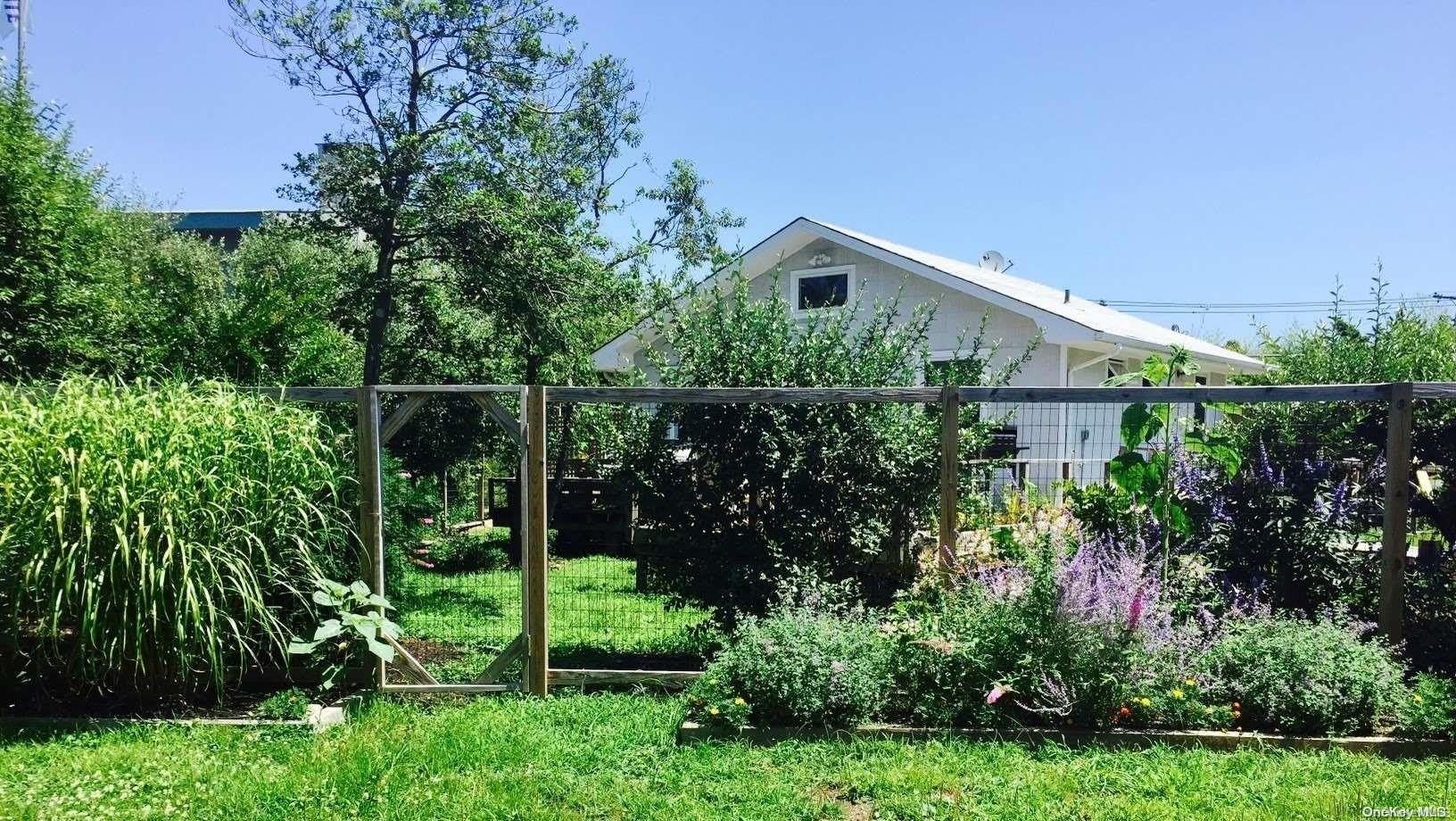 18 Erie Street – photo 1 of 17