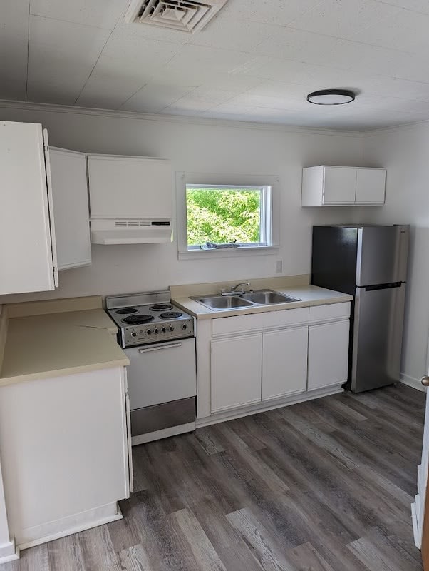 224 Sherman St. – photo 1 of 9