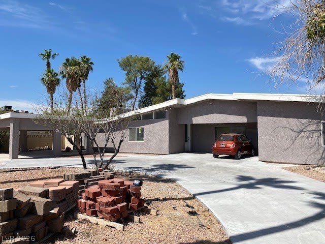 2047 Westwind Road – photo 1