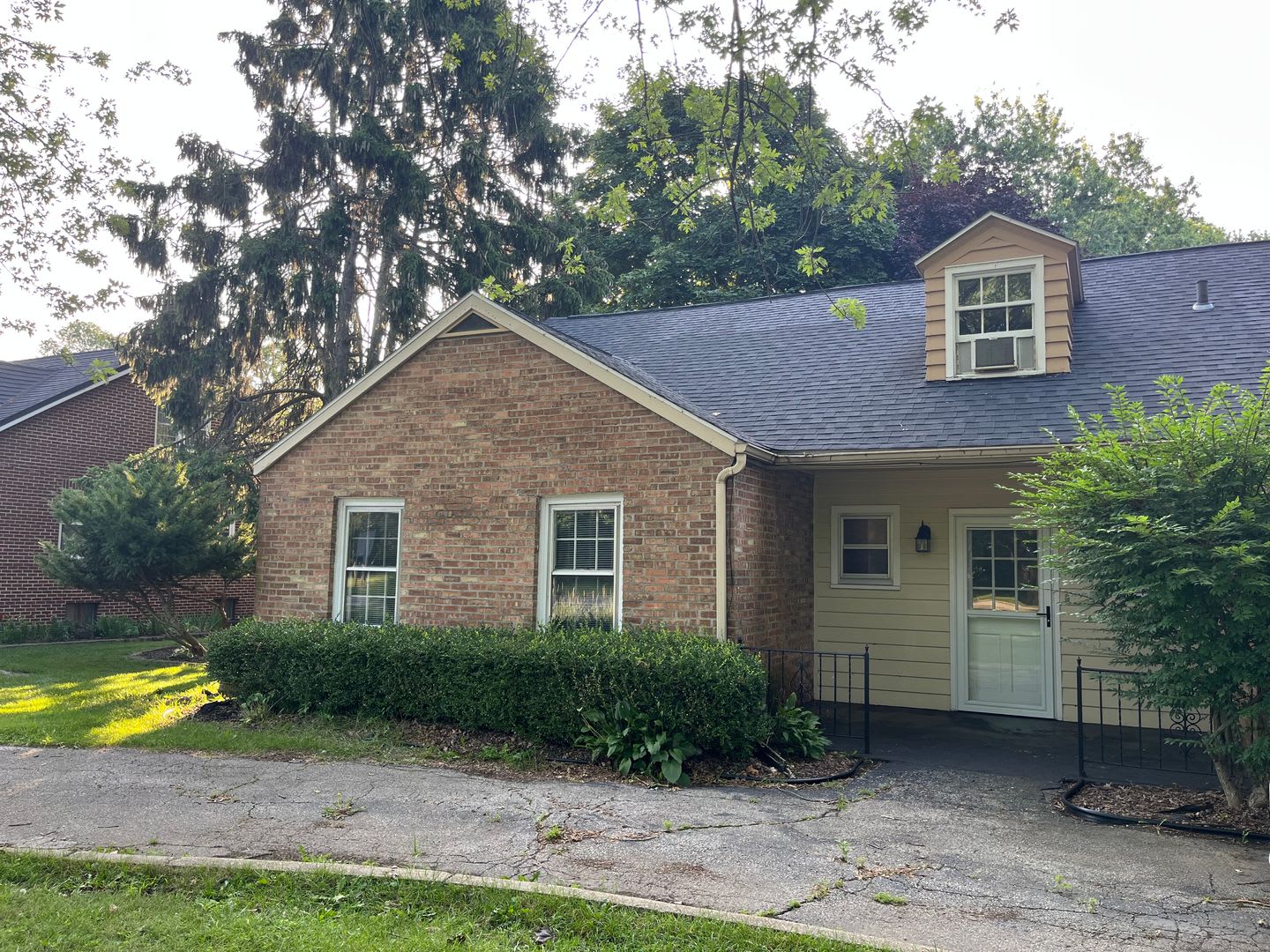 3323 Lakeshore Dr. – photo 1 of 9