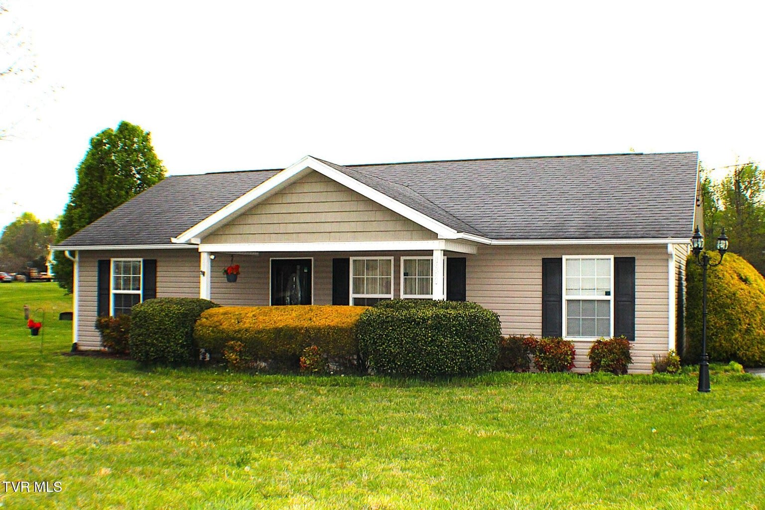 1594 Old Stagecoach Road – photo 1 of 142